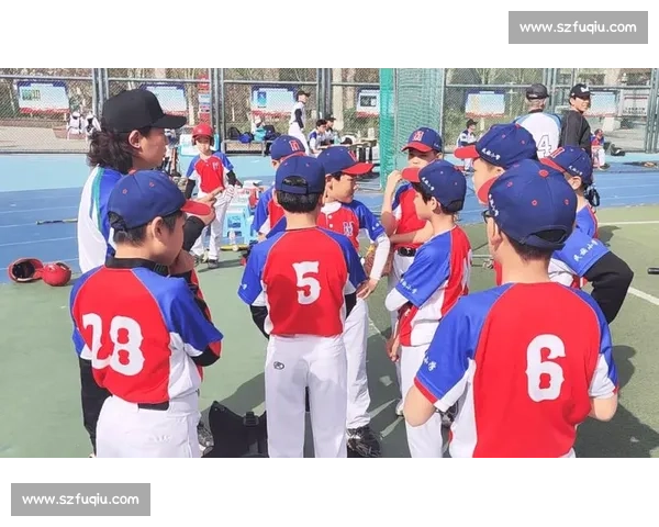 激烈对决:棒球赛场上的激情碰撞与策略较量 激烈对决:棒球赛场上的激情碰撞与策略较量